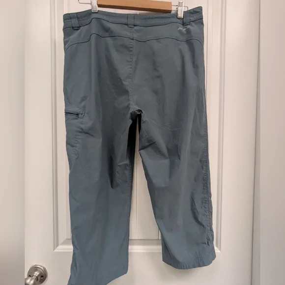 Eddie Bauer Women's Slate Rainier Capri Tech Pant - Picture 9 of 12